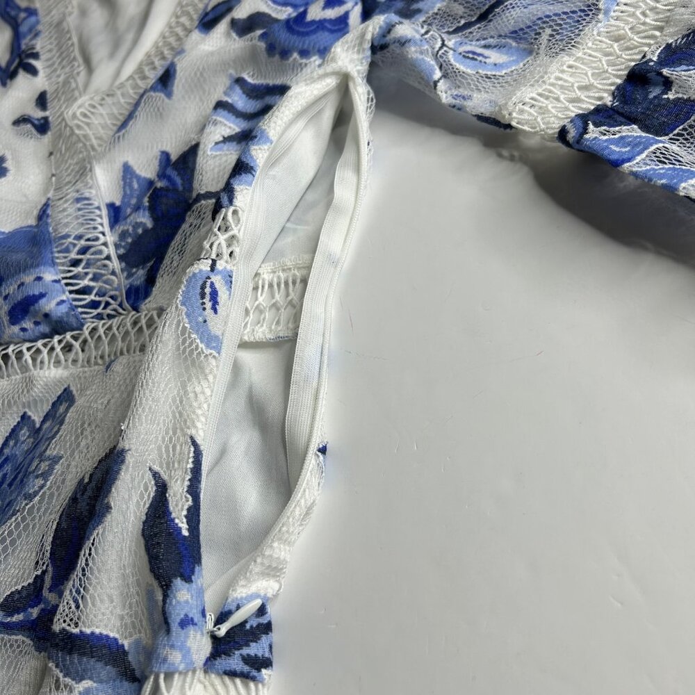Entro Women's Blue and White Bell Sleeve Floral Large Dress - Picture 8 of 12